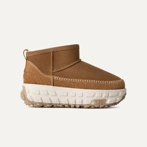 UGG Venture Daze Ultra Mini, Chestnut/Ceramic, Size W7/M6 - NWT